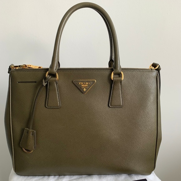 Prada Saffiano Galleria Tote - Picture 1 of 5